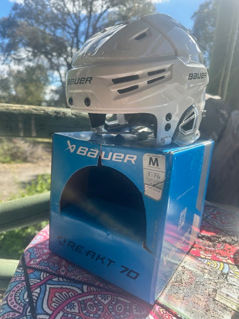 Bauer Helmet RE-AKT 70